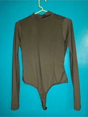 Fashion nova Olive Green Long Sleeve Mock Neck Bodysuit large